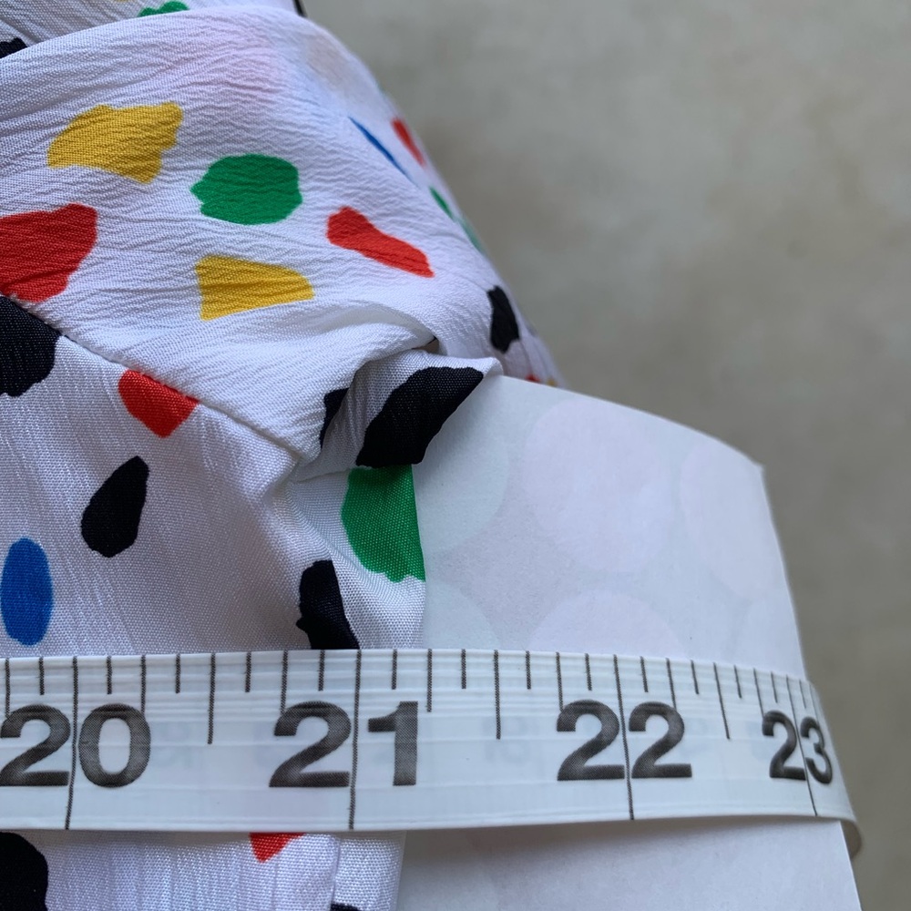 Vintage white background, multicolored long sleeve blouse - Picture 6 of 7